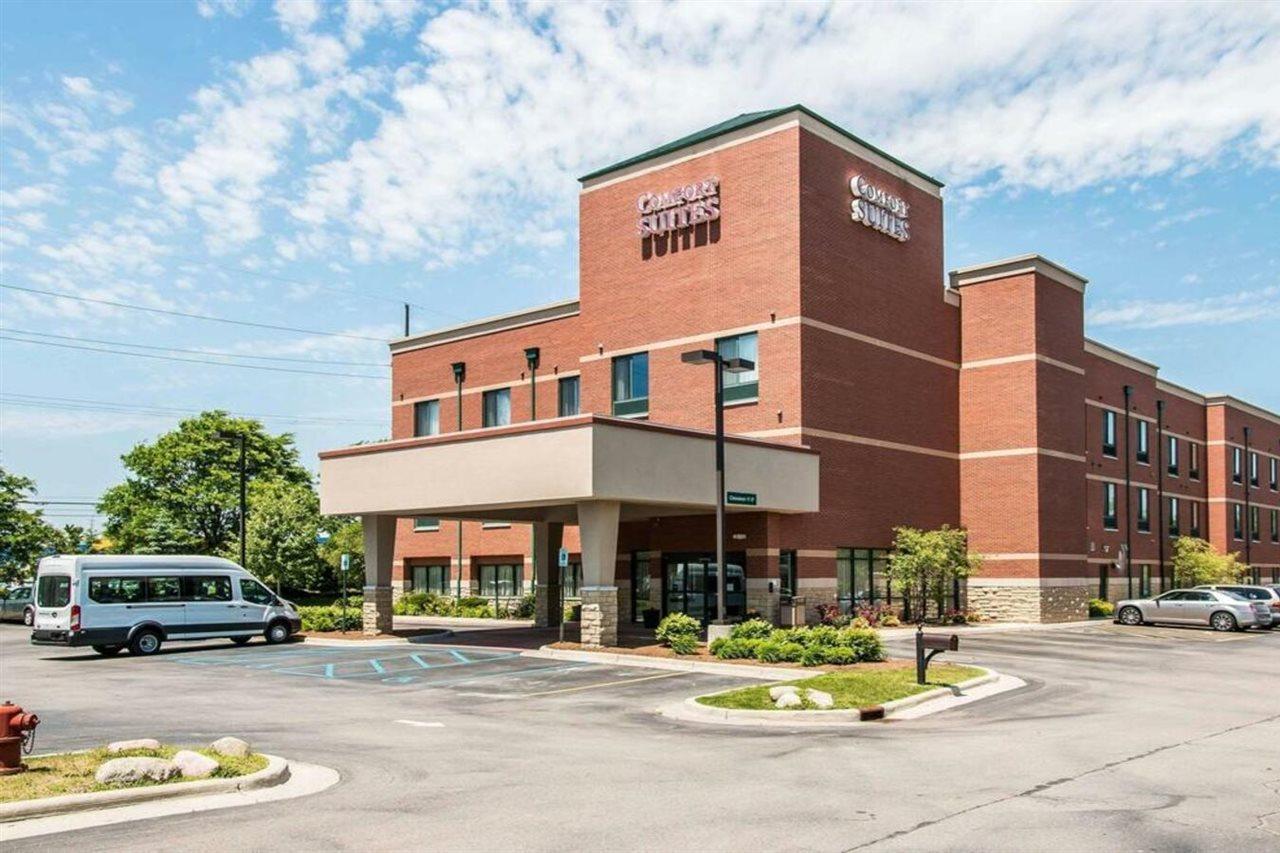 Comfort Suites Canton - Detroit Экстерьер фото