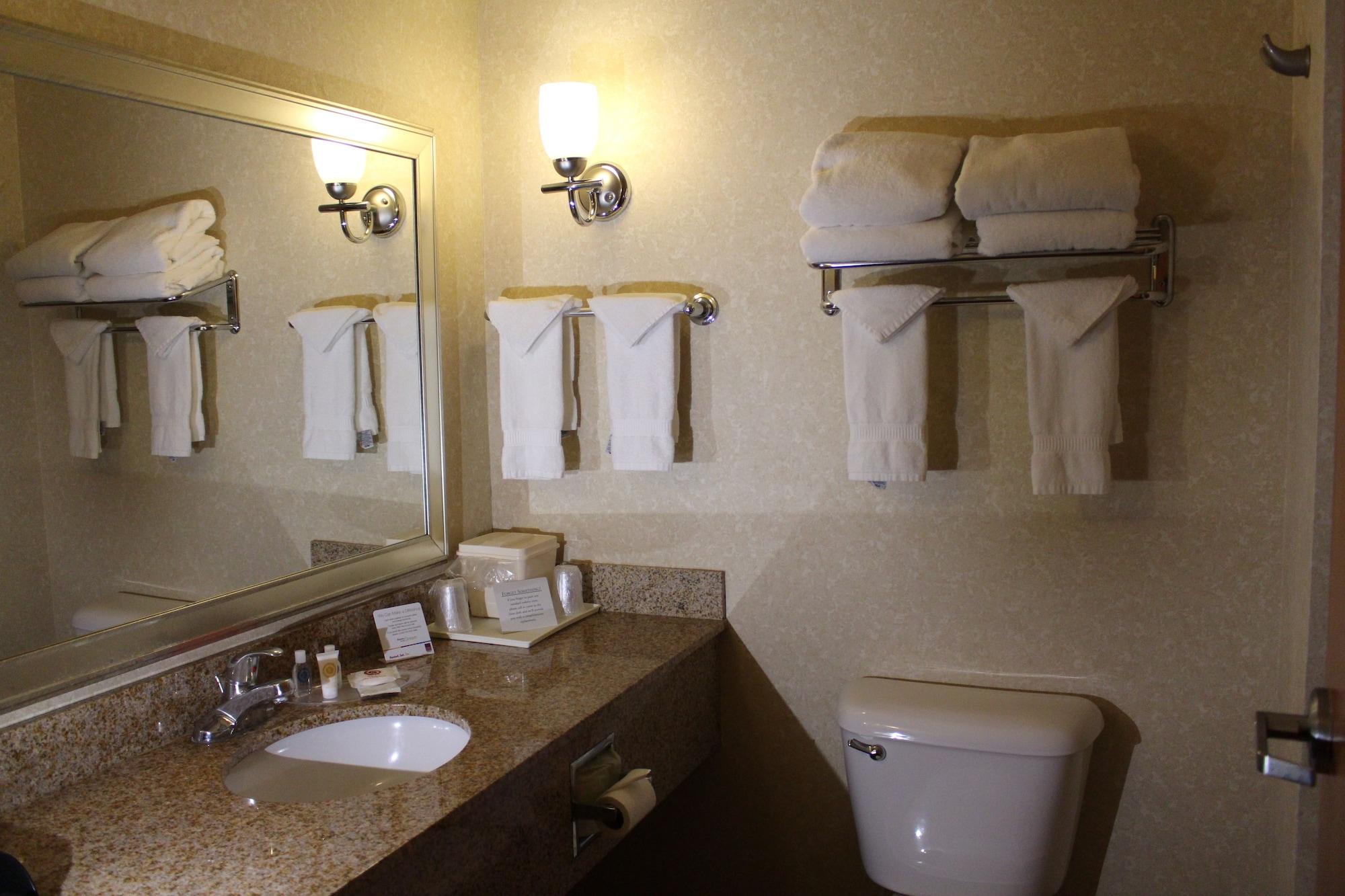 Comfort Suites Canton - Detroit Экстерьер фото