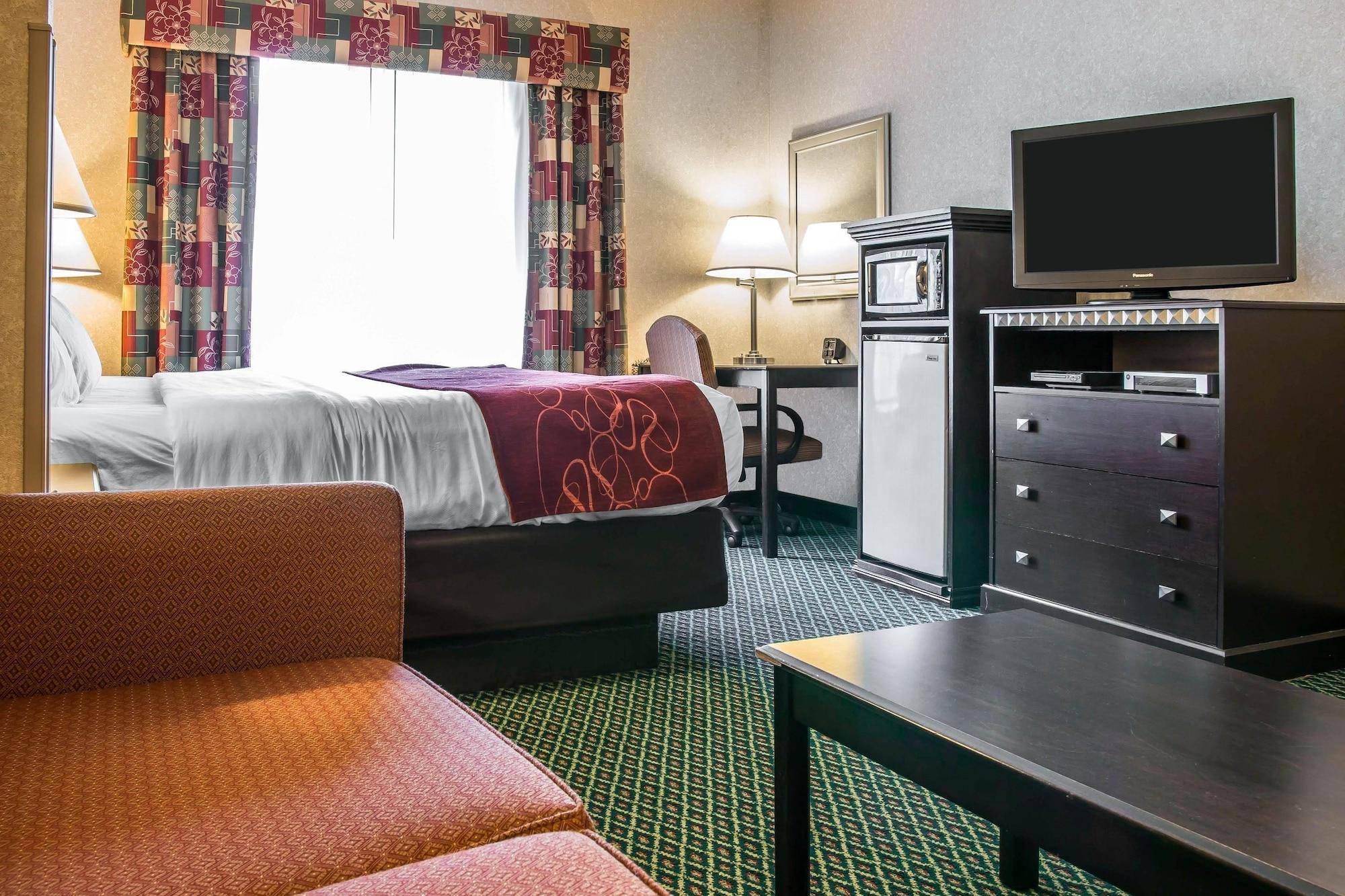 Comfort Suites Canton - Detroit Экстерьер фото