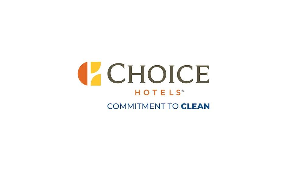 Comfort Suites Canton - Detroit Экстерьер фото