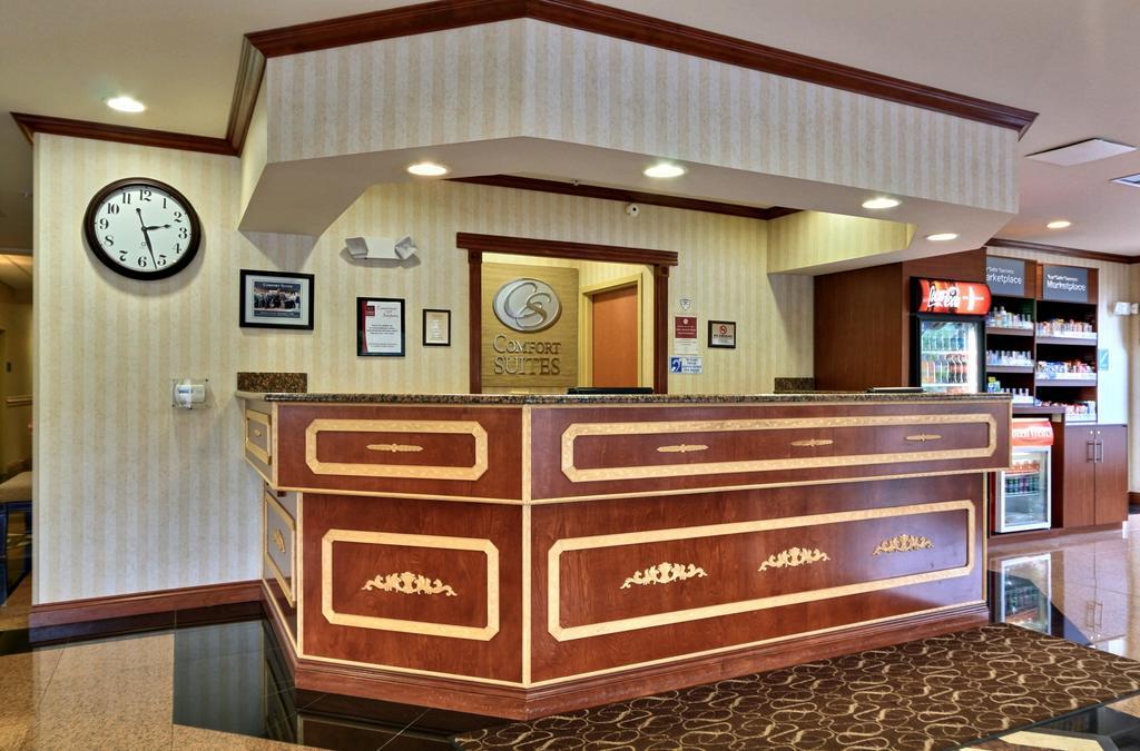 Comfort Suites Canton - Detroit Экстерьер фото