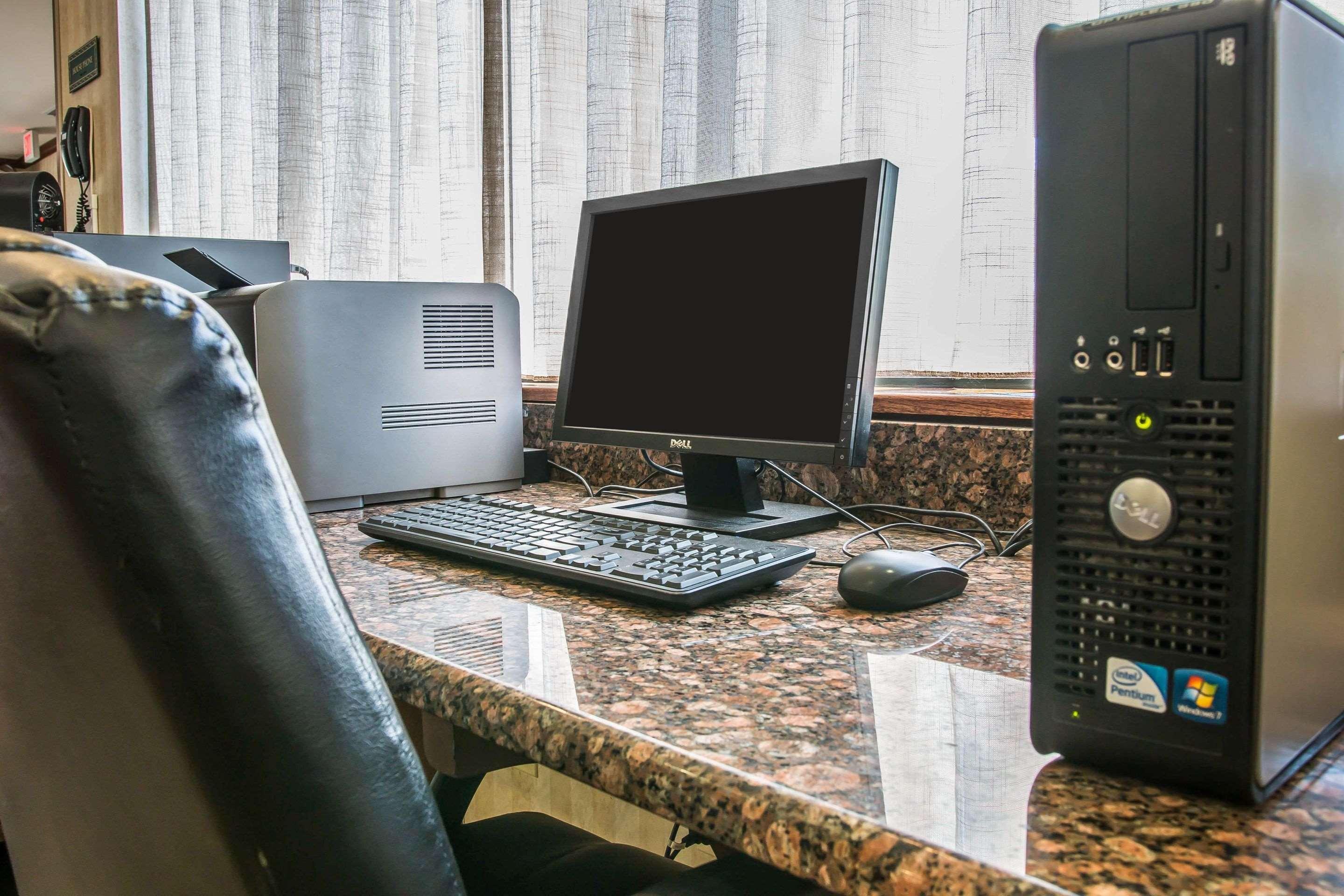Comfort Suites Canton - Detroit Экстерьер фото