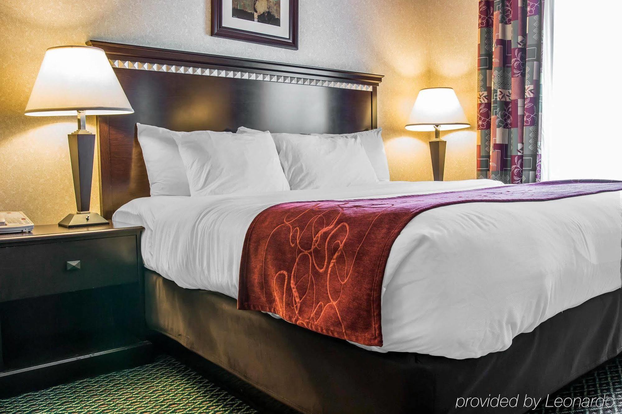 Comfort Suites Canton - Detroit Экстерьер фото