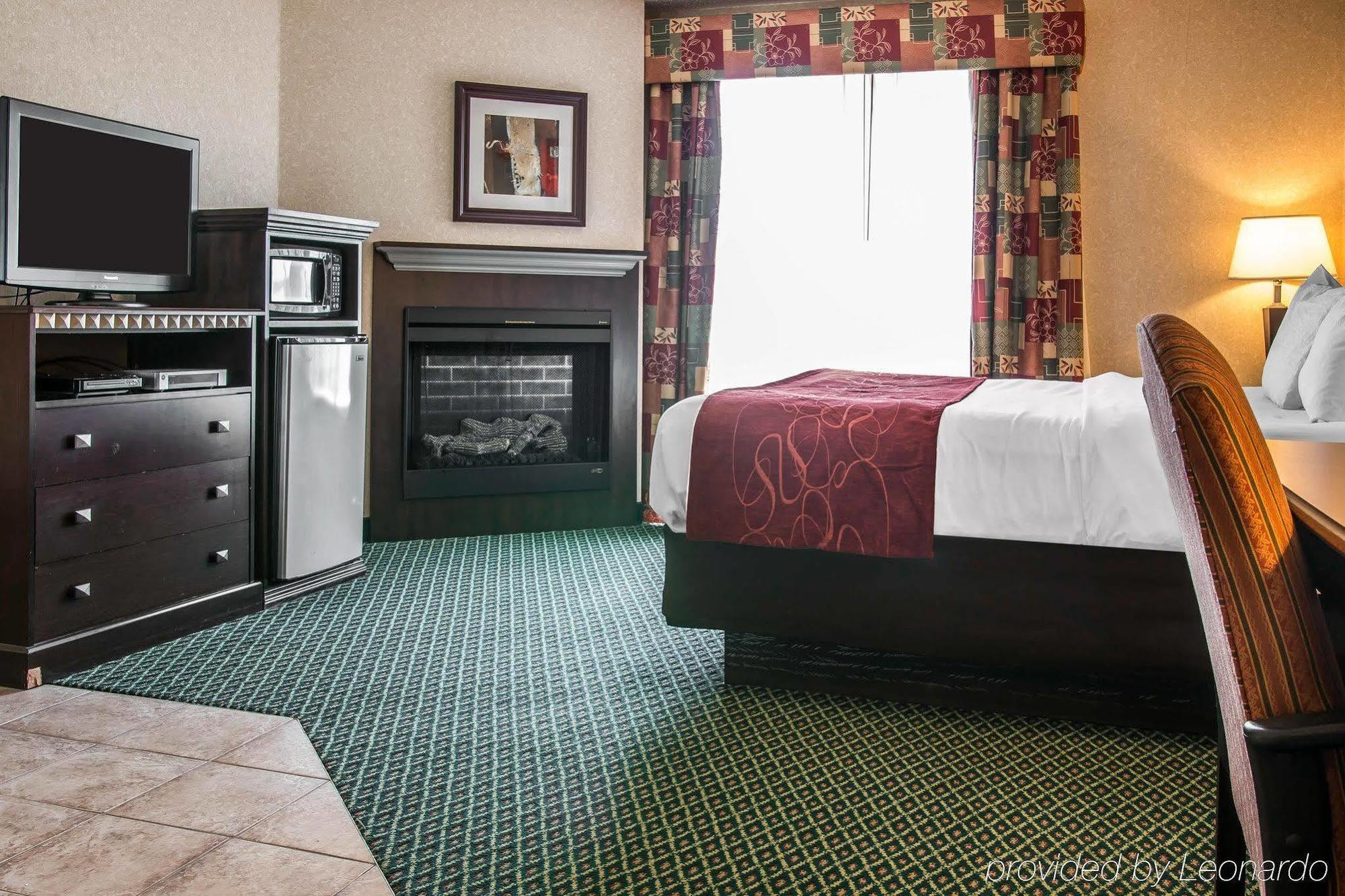 Comfort Suites Canton - Detroit Экстерьер фото