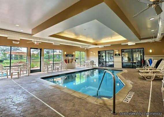 Comfort Suites Canton - Detroit Экстерьер фото